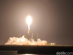 Boom! Satelit Nusantara Lima Melesat ke Antariksa