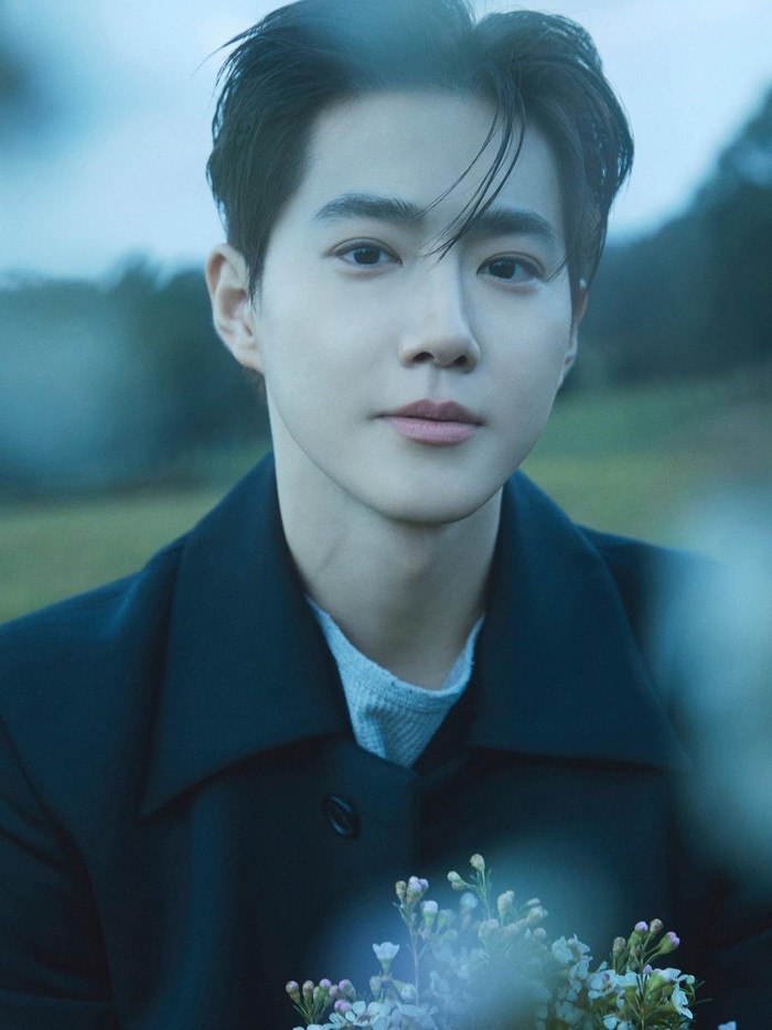 Leader EXO, Suho, siap comeback pada 22 September 2025 dengan mini album keempat bertajuk Who Are You. Album ini berisi tujuh lagu dan menandai kembalinya Suho setelah hiatus lebih dari setahun sejak perilisan EP 1 to 3 pada 2024.