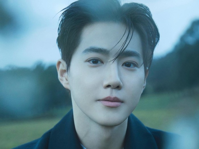 Leader EXO, Suho, siap comeback pada 22 September 2025 dengan mini album keempat bertajuk Who Are You. Album ini berisi tujuh lagu dan menandai kembalinya Suho setelah hiatus lebih dari setahun sejak perilisan EP 1 to 3 pada 2024.