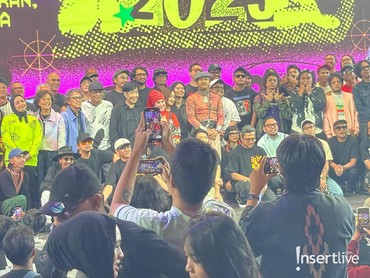 Elvy Sukaesih Spill Progres Kolaborasi Bareng Tokyo Ska di Synchronize Fest