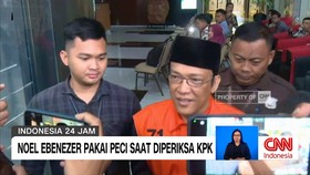 VIDEO: Immanuel Ebenezer Merasa Keren Gunakan Peci Saat Diperiksa KPK