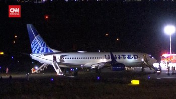 VIDEO: Pesawat United Airlines Mendarat Darurat di Jepang, 2 Terluka
