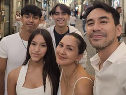 Alasan Donna Agnesia dan Darius Sekolahkan 3 Anak di Portugal