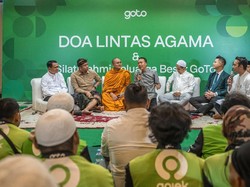 Doa Lintas Agama! Ribuan Mitra Driver dan Karyawan Gojek Doakan Indonesia