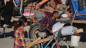 Warga Gaza 'Dijual' ke Afsel hingga Eks PM Bangladesh Divonis Mati