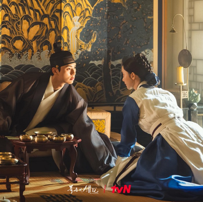 Dibintangi Yoona dan Lee Chae Min sebagai peran utama, Bon Appetit, Your Majesty berhasil menyita perhatian penonton sejak penayangan episode pertama. Chemistry para pemeran sukses membuat penonton terhanyut dengan akting mereka, yang tampak sangat natural.