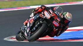 Hasil Sprint Race MotoGP San Marino: Marquez Jatuh, Bezzecchi Menang