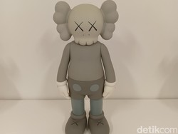 Patung Langka KAWS Dijual Rp 60 Juta di Jakarta!