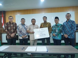 6 Ahli Waris Jemaah Haji Embarkasi Surabaya dapat Santunan Extra Cover