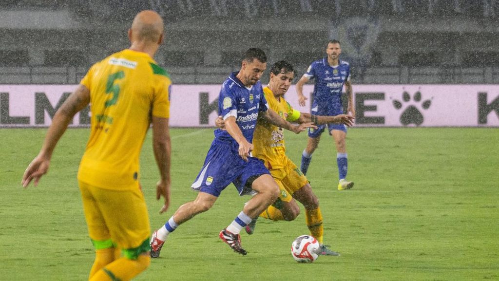 Link Live Streaming Persebaya vs Persib di Super League