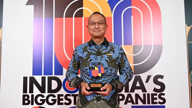 Berdasarkan situs Fortune Indonesia 100, Pertamina di posisi puncak mencatatkan pendapatan di 2024 sebesar Rp1.200 trilun, tertinggi dibanding perusahaan lain.