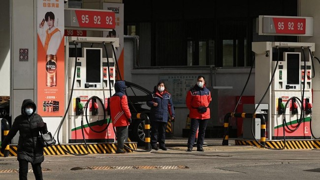 ESDM menyebut lebih dari 50 persen kendaraan baru berteknologi listrik di China sehingga kemungkinan membuat 60 persen SPBU tutup.