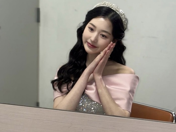 Belum lama ini Jang Da Ah kembali dalam drama terbaru berjudul 'My Troublesome Star', sebagai tokoh Im Se Ra muda. Kemampuan aktingnya semakin meningkat pesat dan kembali mendapat pujian dari penonton./ foto: instagram.com/alla_da_a