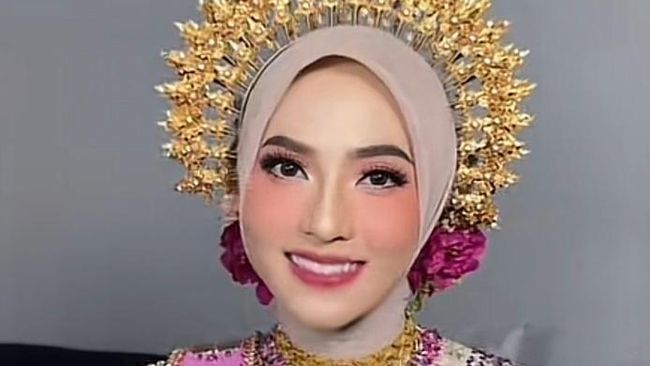 7 Foto Feby Putri Menikah Pakai Adat Bugis, Riasan Wajah Bikin Pangling