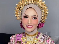 7 Foto Feby Putri Menikah Pakai Adat Bugis, Riasan Wajah Bikin Pangling