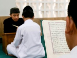 Beasiswa Zakat Jaga Asa Penuntut Ilmu dari Desa Menuju Madinah
