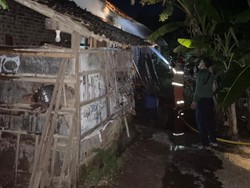 Dapur Rumah Warga Bantul Terbakar Saat Kukus Arem-arem, 3 Motor Ludes