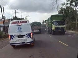 RSBS Jember Kirim Ambulans ke Probolinggo Jemput Korban Bus Tabrak Rumah