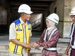 Didampingi Mbak Wali, Menteri PU Cek DPRD Kediri yang Dibakar Massa
