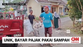 VIDEO: Unik, Bayar Pajak Pakai Sampah