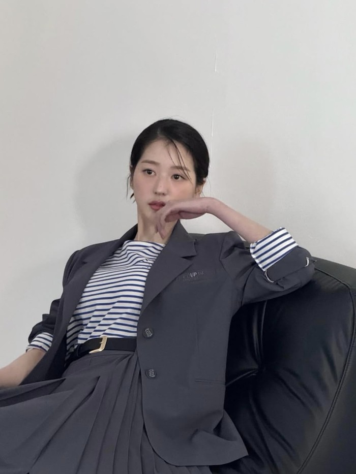 Setelah lulus dari Universitas, Jang Da Ah memantapkan dirinya untuk fokus mengejar mimpi menjadi aktris. Ia mengikuti beberapa audisi sebelum akhirnya terpilih membintangi 'Pyramid Game'./ foto: instagram.com/alla_da_a