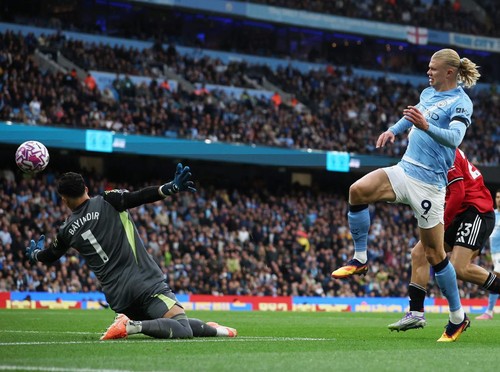 Hasil Liga Inggris: Man City Bantai MU, Haaland Borong 2 Gol