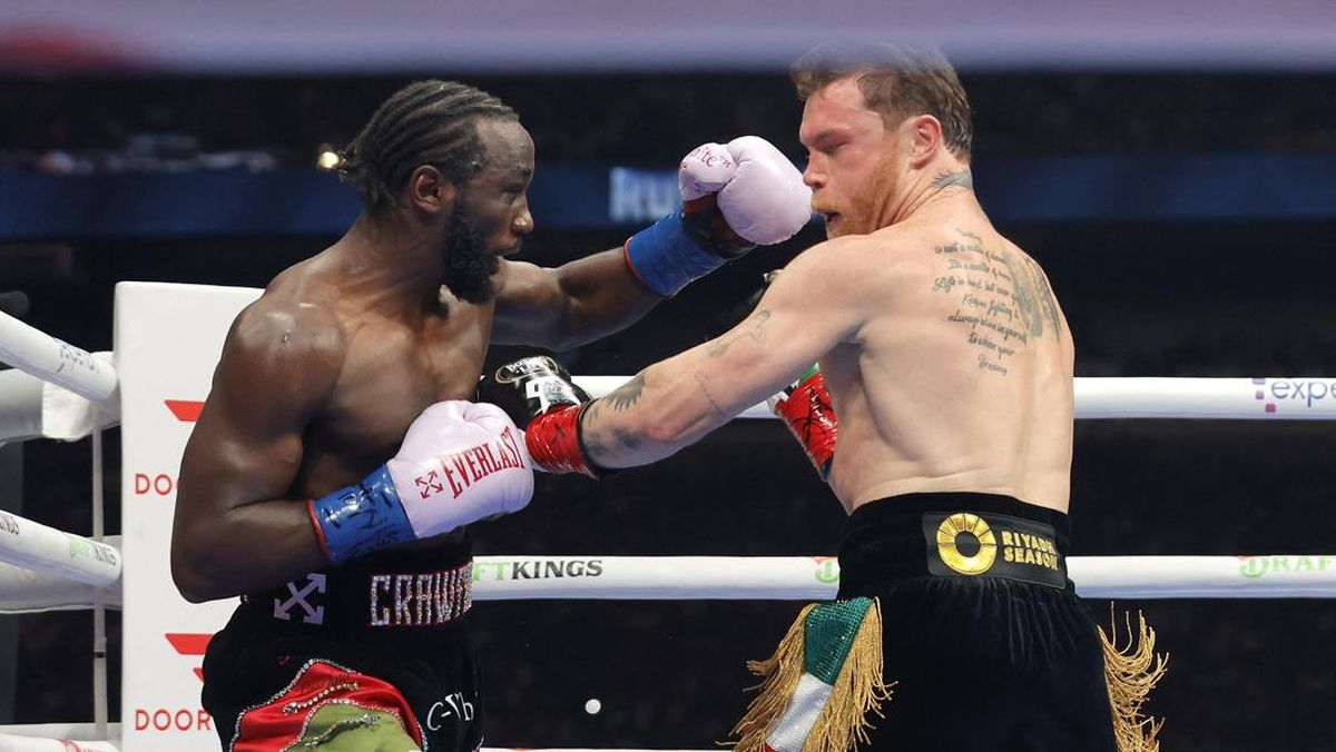 Hasil Tinju Dunia: Crawford Menang Angka Mutlak atas Canelo Alvarez