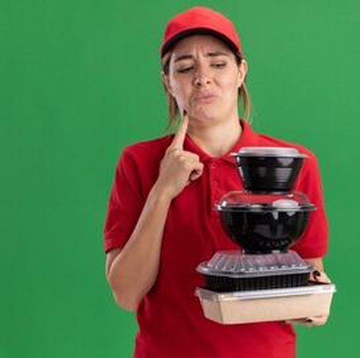 Saat tidak punya banyak waktu, membeli makanan cepat saji dari layanan drive-thru mungkin menjadi solusi cepat