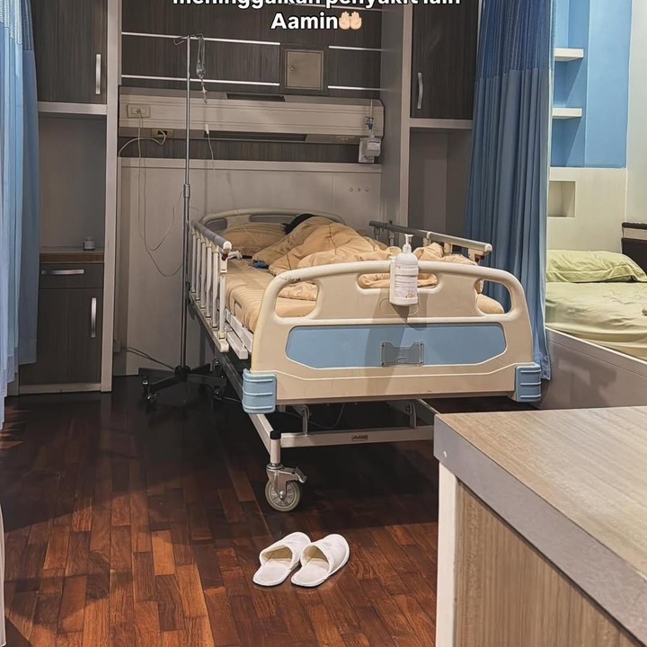 <p>Operasi berjalan lancar dan kini Uti membutuhkan waktu untuk masa pemulihannya. Gina pun meminta doa kepada para pengikutnya di Instagram agar sang putri lekas sembuh. &ldquo;Mohon doanya mentemen biar Uti bisa kembali sehat sepenuhnya dan beraktivitas seperti biasa lagi. Semoga mentemen semua pun selalu sehat dan dlm lindungan AllahSWT,&rdquo; ungkapnya.&nbsp;(Foto: Instagram@missnyctagina)</p>