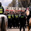 Demo di Negara Tetangga RI Berujung Bentrok, Polisi Semprot Merica