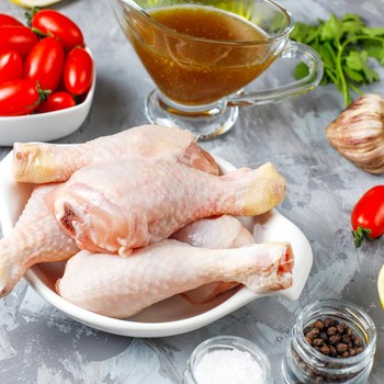 Ini Alasan Kenapa Kamu Sebaiknya Tidak Mencuci Ayam Sebelum Dimasak