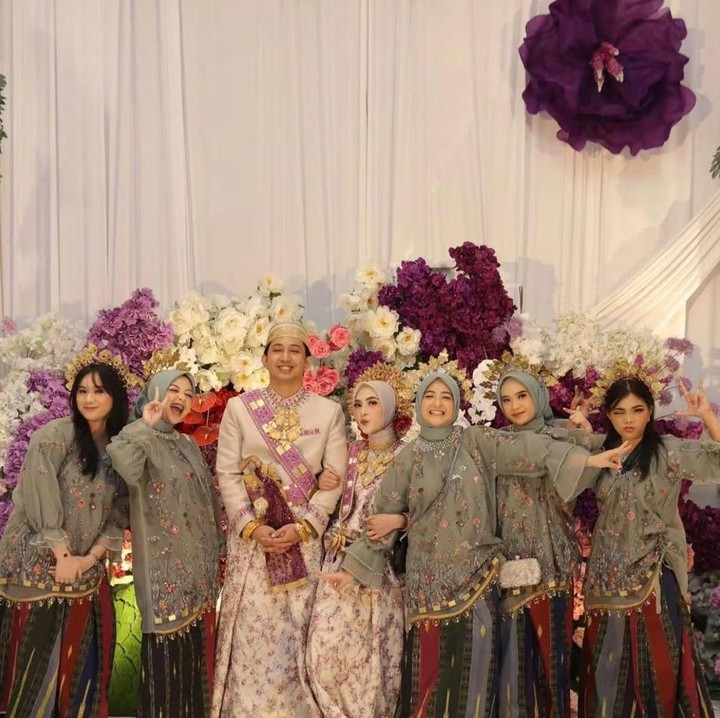 <p>Keduanya diketahui melangsungkan akad nikah dan resepsi di Makassar pada Minggu (14/9/2025). Momen itu juga dibagikan langsung oleh Feby melalui <em>postingan</em> di Instagram Story-nya.&nbsp;(Foto: Instagram@fbyputrinc)</p>