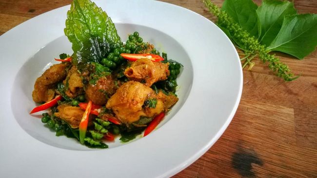 5 Resep Ayam Woku Daun Kemangi, Pedas dan Lezat Mengunggah Selera