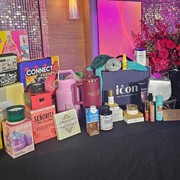 Fantastis! Intip Isi Goodie Bag Mewah Emmy Awards 2025 Senilai Rp400 Juta