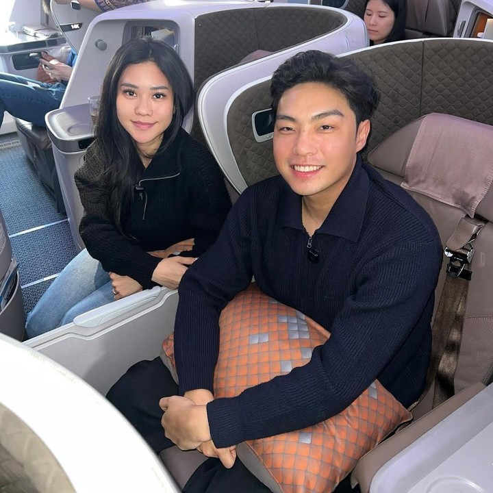 <p>Hal itu diungkap langsung oleh Erwin lewat <em>postingan</em> terbaru di Instagram pribadinya. &ldquo;Aneh banget rasanya&hellip; dulu kita udah sempet pisah lama, bahkan gak kepikiran bakal bareng lagi. Dan sekarang? Honeymoon ke Jepang, sama kamu yang ternyata memang pulang terbaikku,&rdquo; tulis Erwin, dikutip dari laman Instagram <em>@erwinphang,</em> Senin (15/9/2025).&nbsp;(Foto: Instagram@erwinphang)</p>