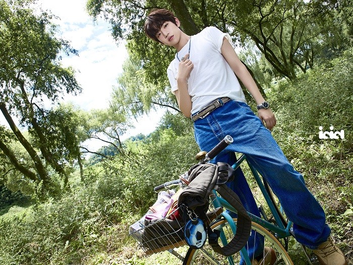 Lahir pada 17 Agustus 2005, Minjae menjalani masa pelatihan lebih dari 3 tahun, dan sebelumnya menjadi trainee di SM Entertainment dan Def Dance Skool, sebelum akhirnya bergabung dengan Starship. Dia dikenal dengan proporsi tubuh yang ideal dan sikapnya yang tenang.