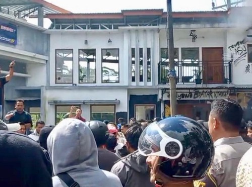 Fakta-fakta Prajurit TNI Ditusuk di Wonosobo Hingga Kafe Digeruduk