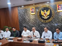 Zulhas Desak Dana Rp 200 T Cepat Cair untuk Kopdes Merah Putih