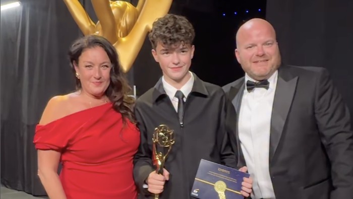 Owen Cooper memenangkan Emmy Awards untuk kategori Outstanding Supporting Actor in a Limited/Anthology Series. Jadi aktor termuda pemenang Emmy sepanjang sejarah.