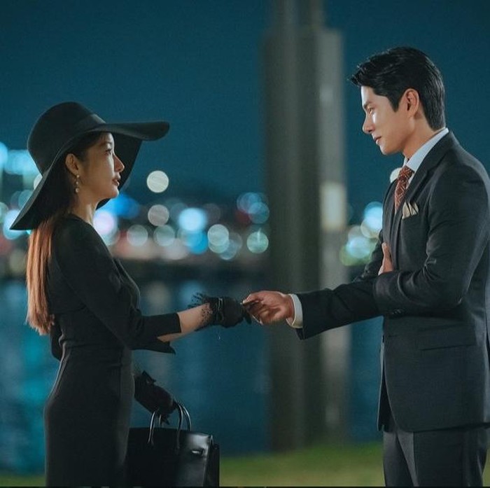 Confidence Queen sangat menarik untuk ditonton, selain membawa plot drama kriminal dengan gaya yang berbeda, berbagai alasan lain, seperti penulis dan sutradara yang berbakat, karakter yang cerdas, alur cerita, bahkan cameo yang memikat menjadi daya tarik drama ini.