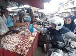 Harga Daging Ayam Naik, Pedagang Kuliner hingga Anak Gym Meradang