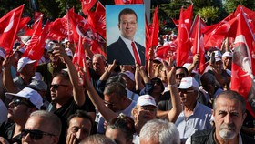 FOTO: Ribuan Warga Turki Demo Tuntut Erdogan Mundur