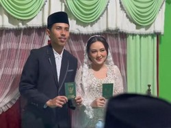 Viral! Pengantin Gen-Z Habis Akad Langsung Nongkrong di Kafe