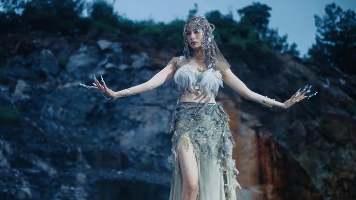 Kembali ke Mode Idol, Nana Langsungkan Debut Solo dengan Merilis Album Seventh Heaven 16