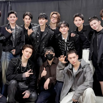 Intip Kebersamaan Terbaru SEVENTEEN dengan Formasi Solid di Konser 'NEW_'