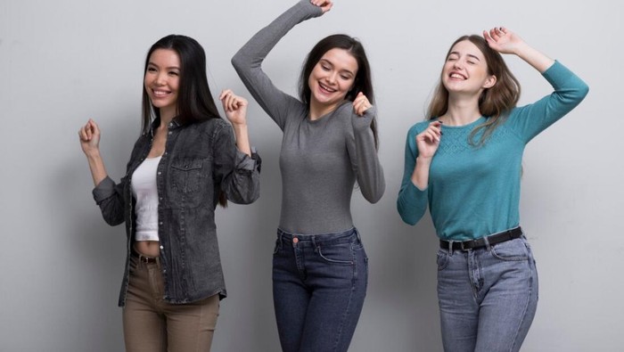 Ramalan zodiak Cancer, Leo, dan Virgo di minggu ini seputar hubungan, karier, dan keuangan./ Foto: freepik.com