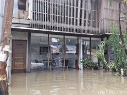 16 Vila di Badung Bali Kebanjiran, Turis Dievakuasi Pakai Ban