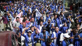 Timor Leste Ricuh! Mahasiswa Bentrok ke Polisi soal Mobil Baru DPR