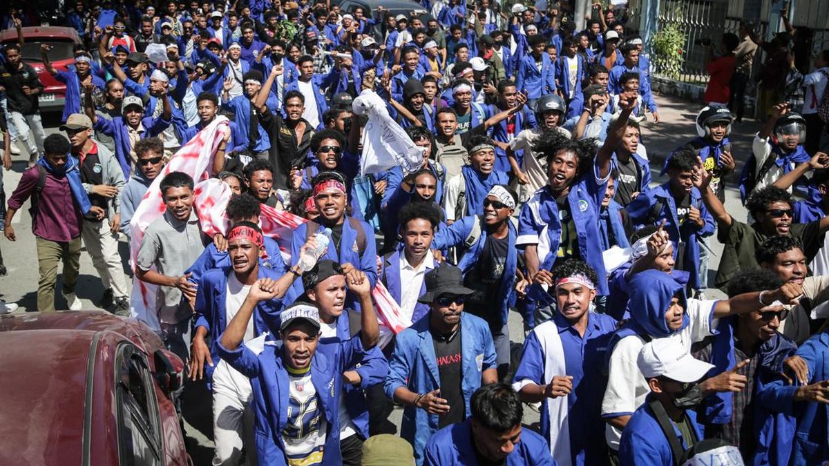 Timor Leste Ricuh! Mahasiswa Bentrok ke Polisi soal Mobil Baru DPR