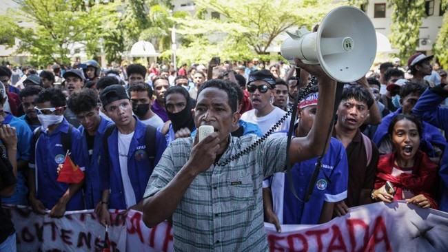 Timor Leste Ikut Ricuh Gegara DPR Hedon sampai RI soal Deklarasi NY Demo di sejumlah negara tetangga Indonesia sampai respons Jakarta soal Deklarasi New York PBB terkait Palestina menjadi sorotan berita internasional.
